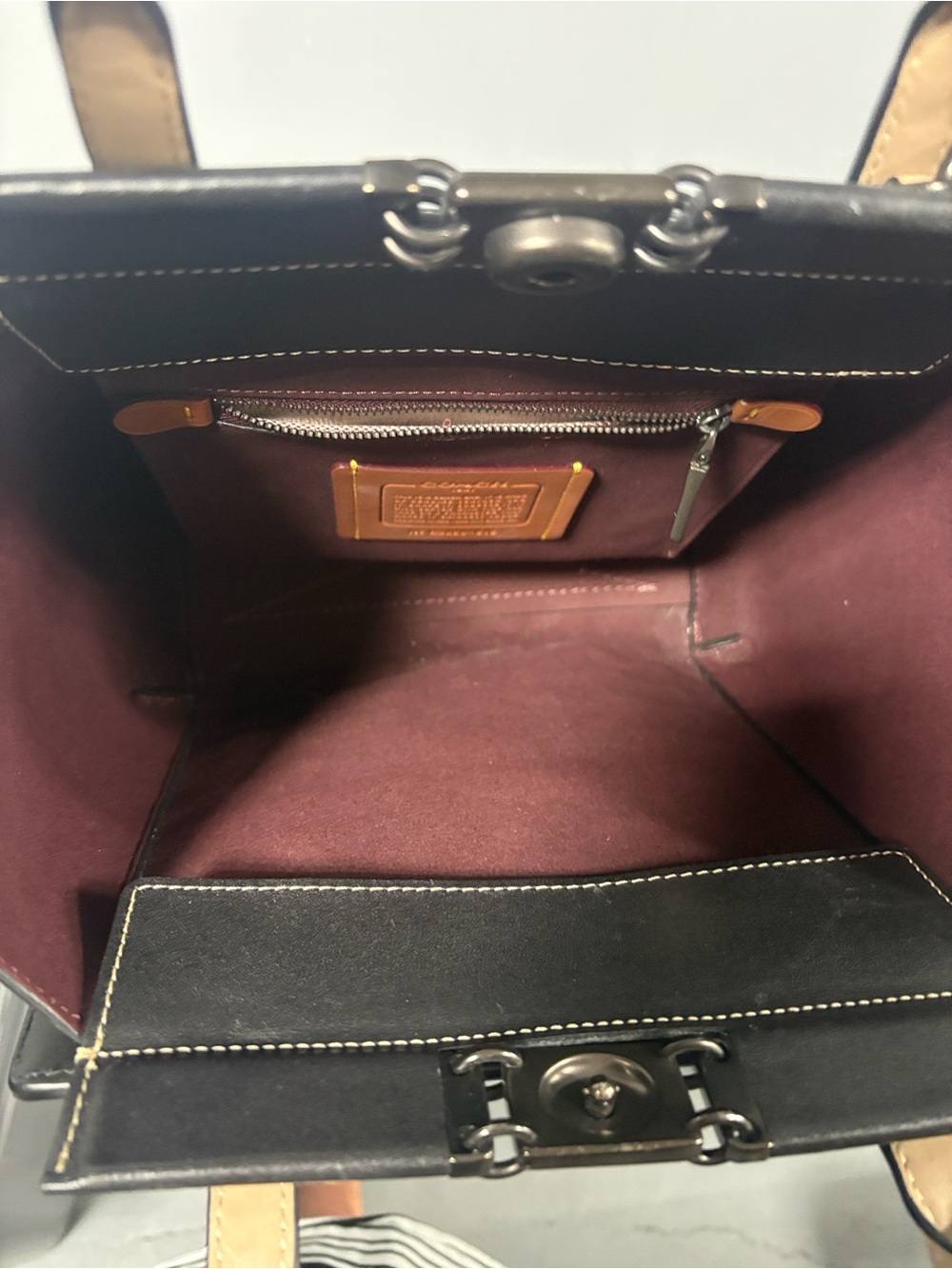Coach 1941 Troupe Tote 616 - Picture 4 of 6